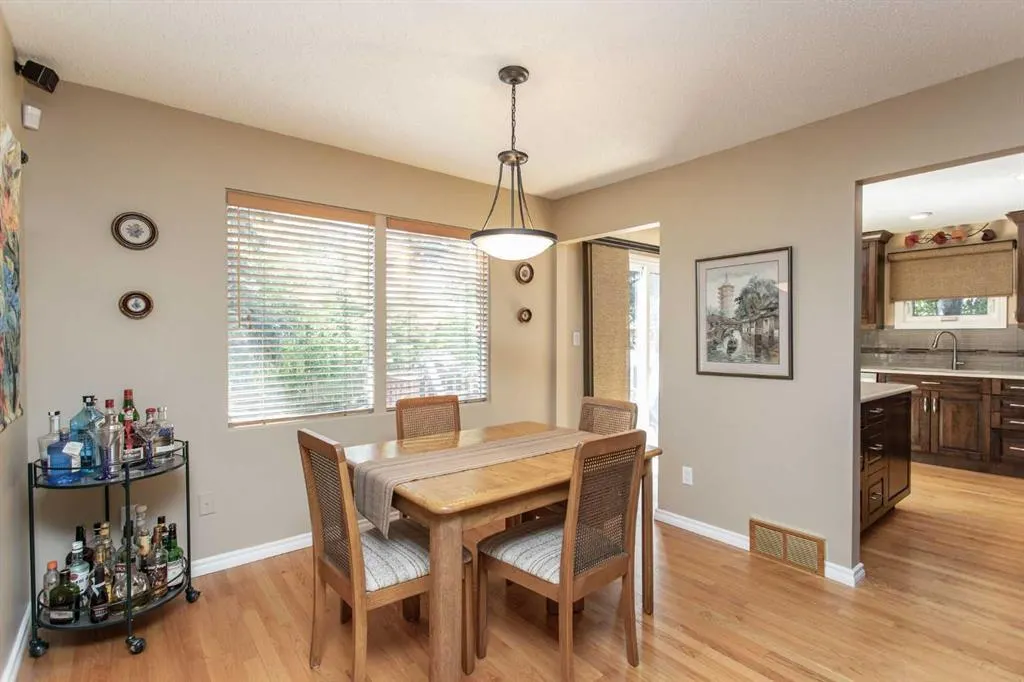 19 Oyen Crescent