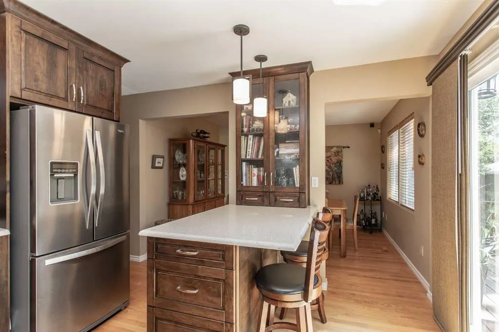 19 Oyen Crescent