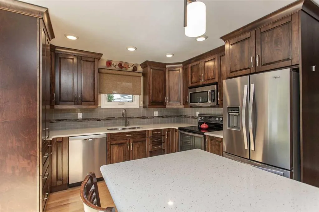 19 Oyen Crescent