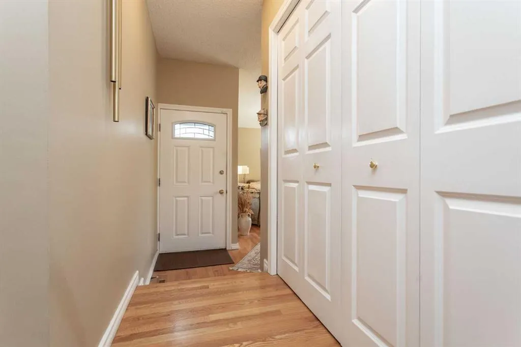 19 Oyen Crescent