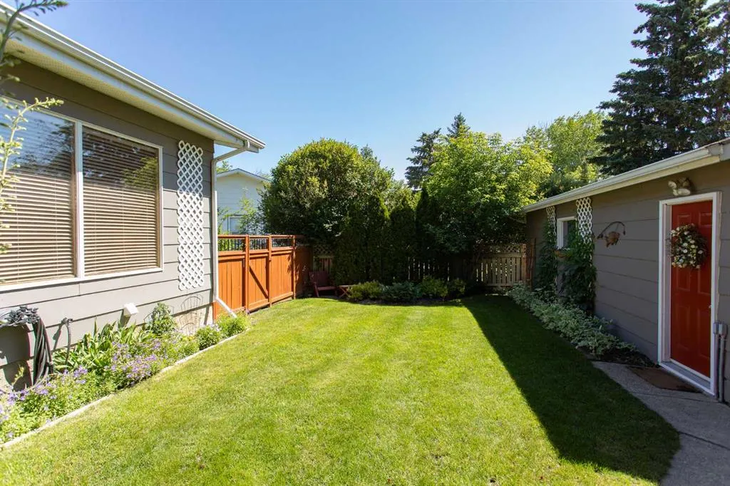 19 Oyen Crescent