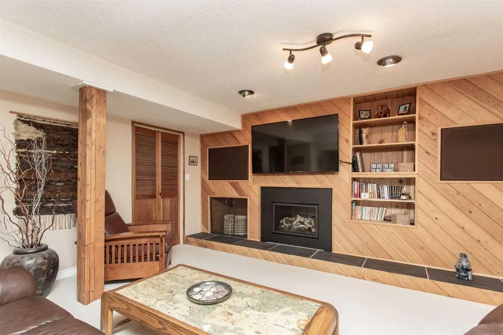 19 Oyen Crescent