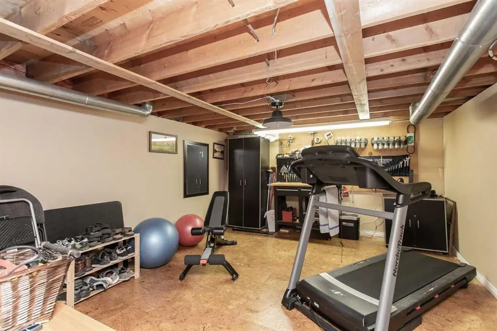19 Oyen Crescent