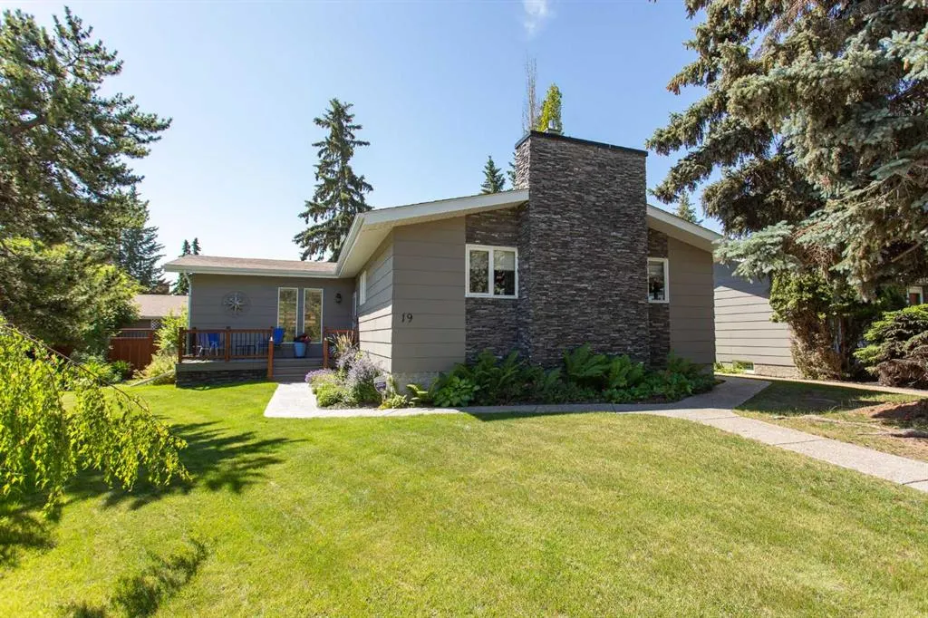 19 Oyen Crescent