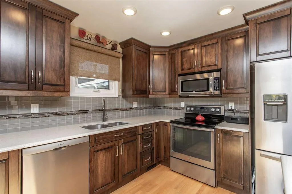 19 Oyen Crescent