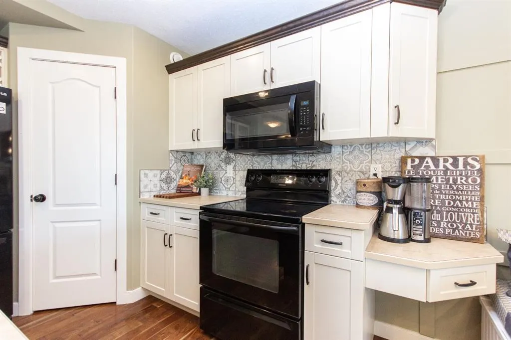 152 Iverson Close