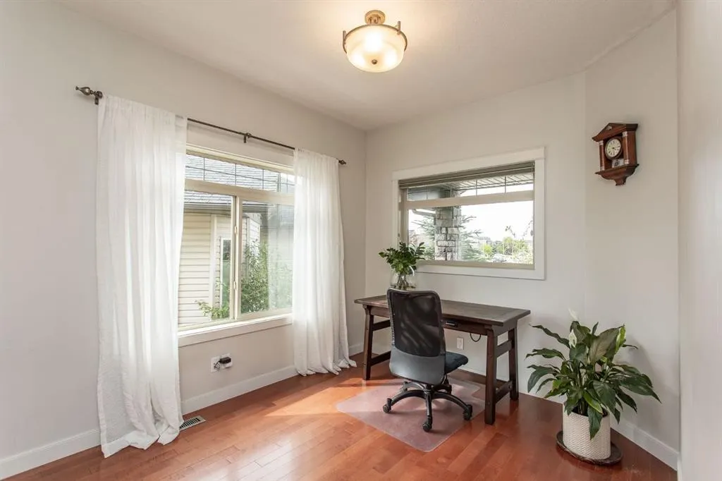 131 Isherwood Close