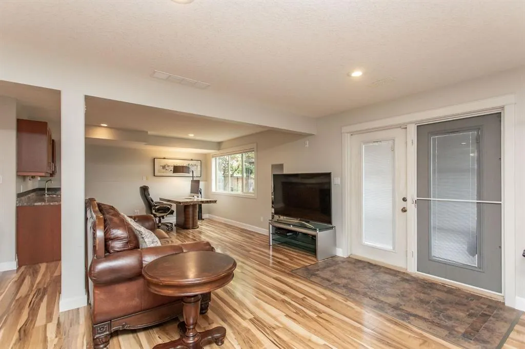 131 Isherwood Close