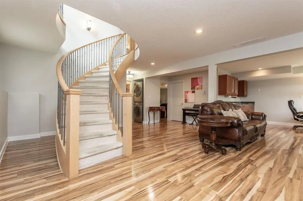 131 Isherwood Close