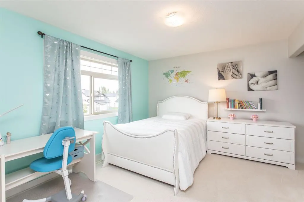 131 Isherwood Close