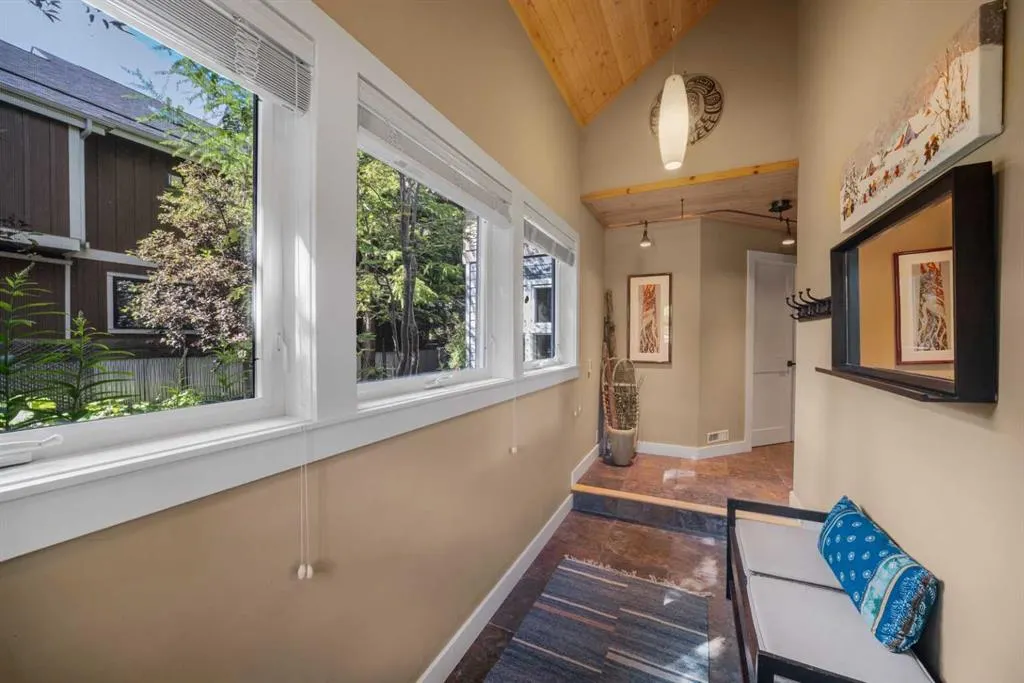 140 Rundle Crescent