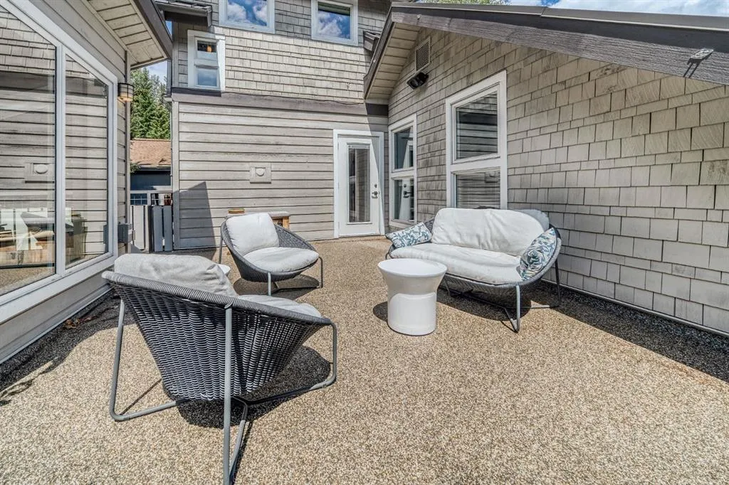 140 Rundle Crescent