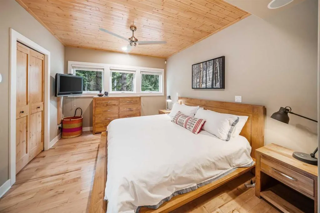 140 Rundle Crescent