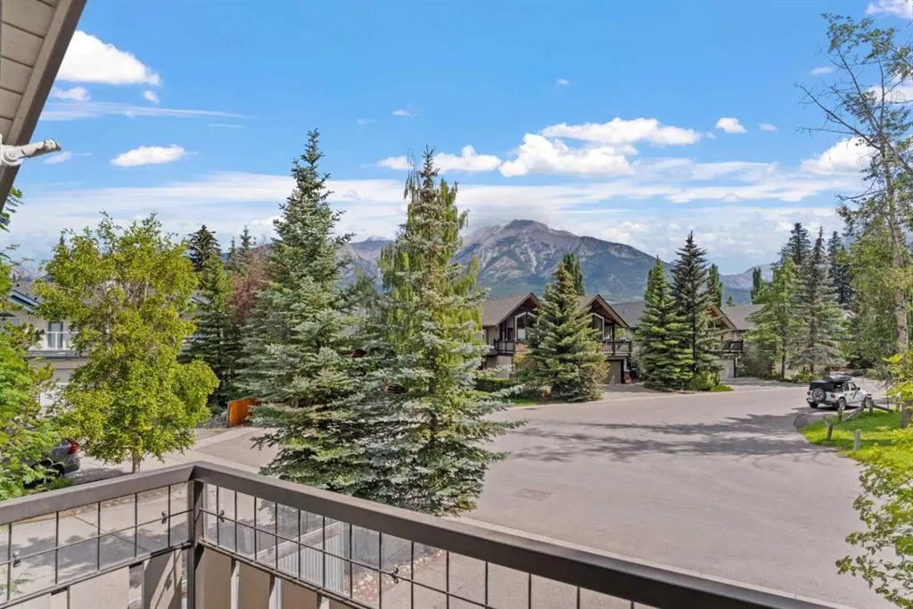 140 Rundle Crescent