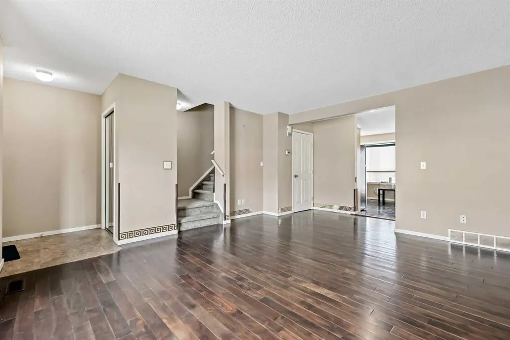 111 Tarawood Lane NE, #1304