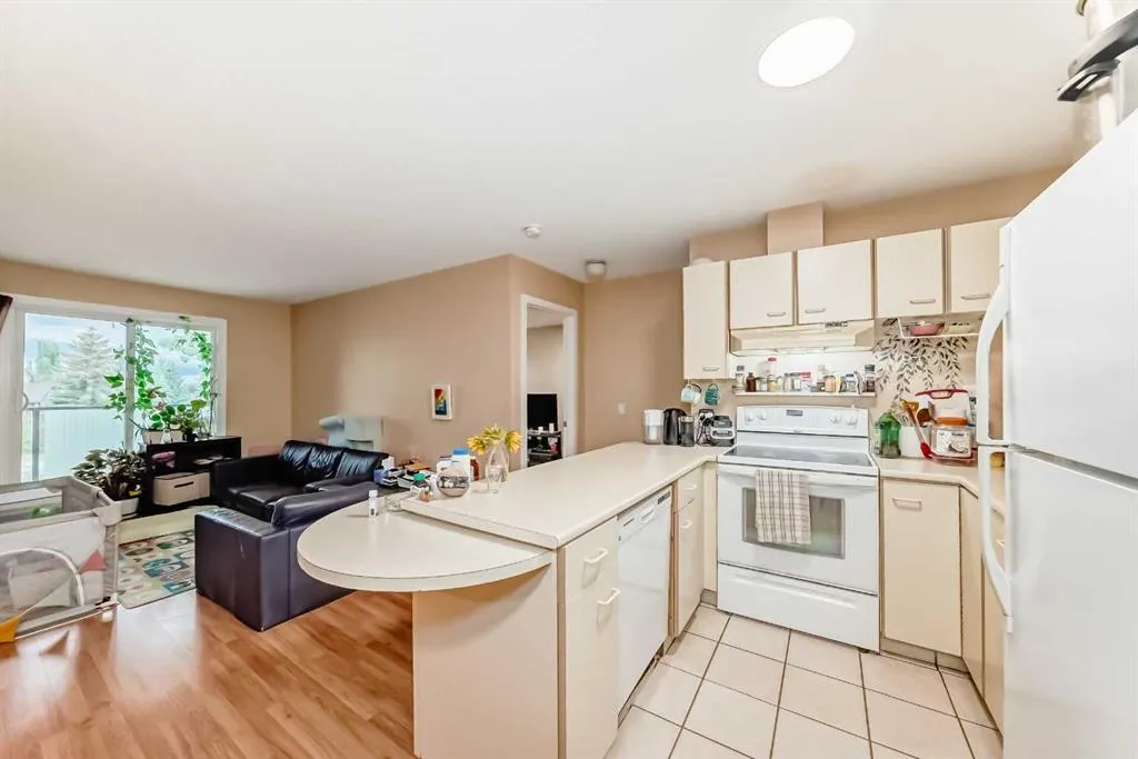 2033 Edenwold Heights NW, #33