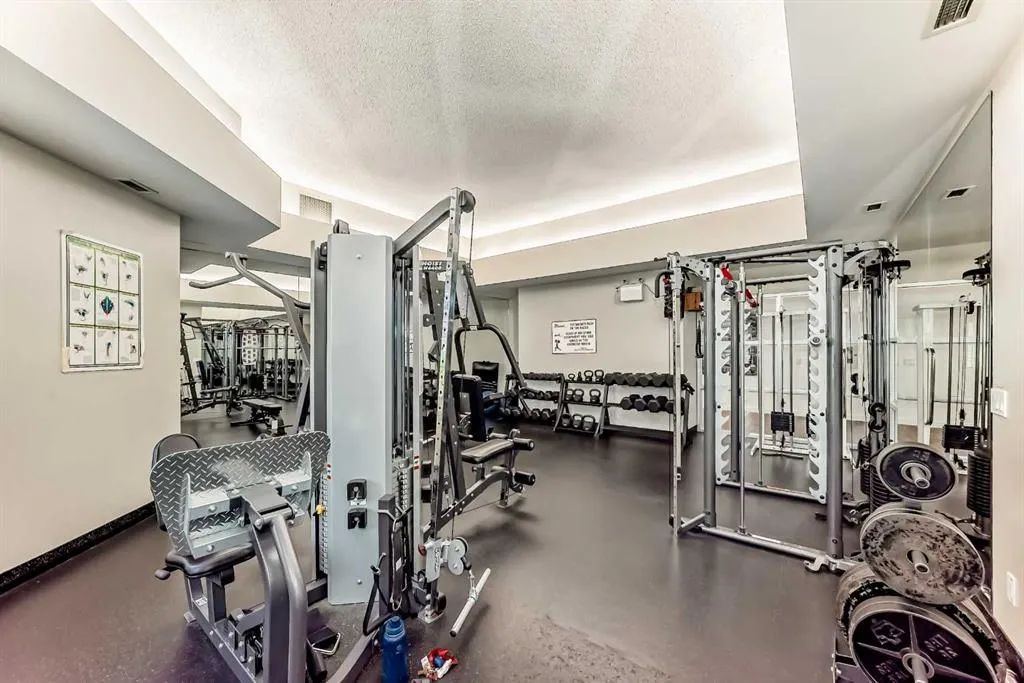2033 Edenwold Heights NW, #33