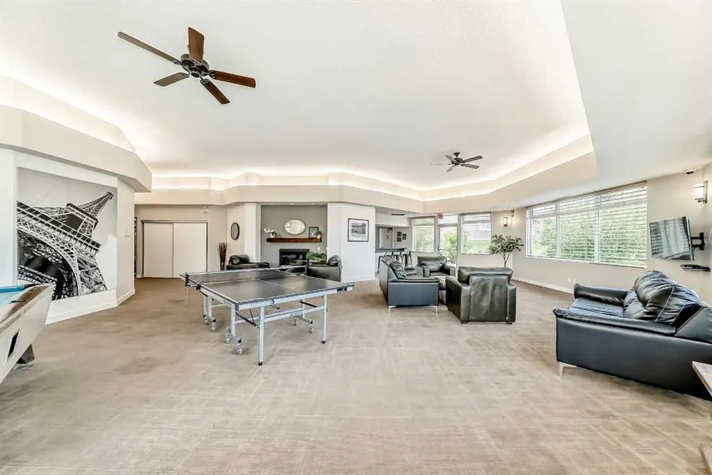 2033 Edenwold Heights NW, #33