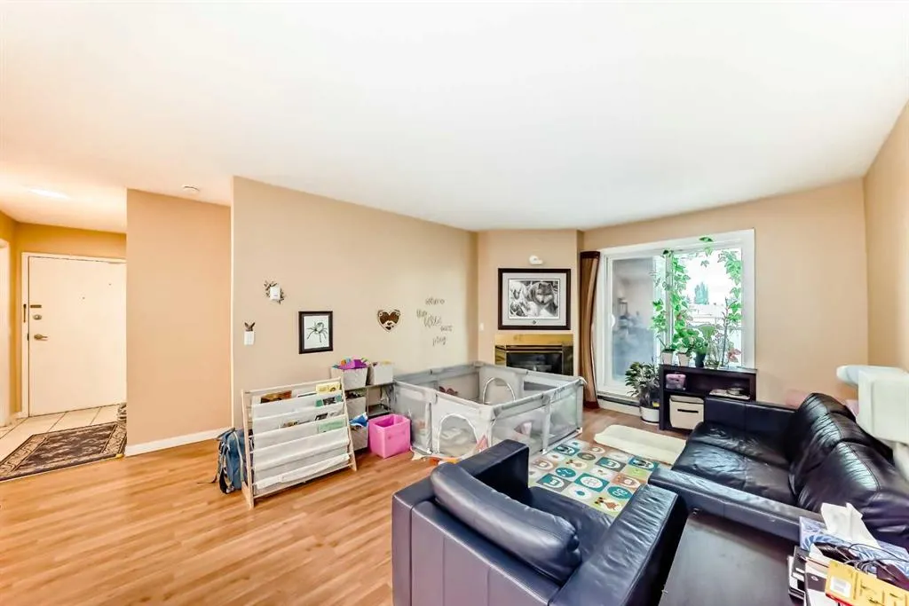 2033 Edenwold Heights NW, #33