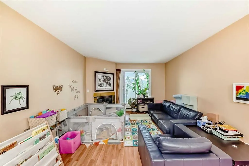 2033 Edenwold Heights NW, #33