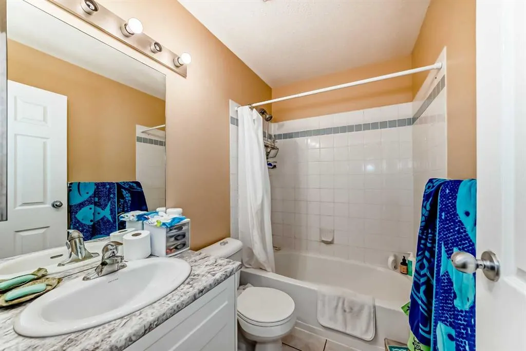 2033 Edenwold Heights NW, #33