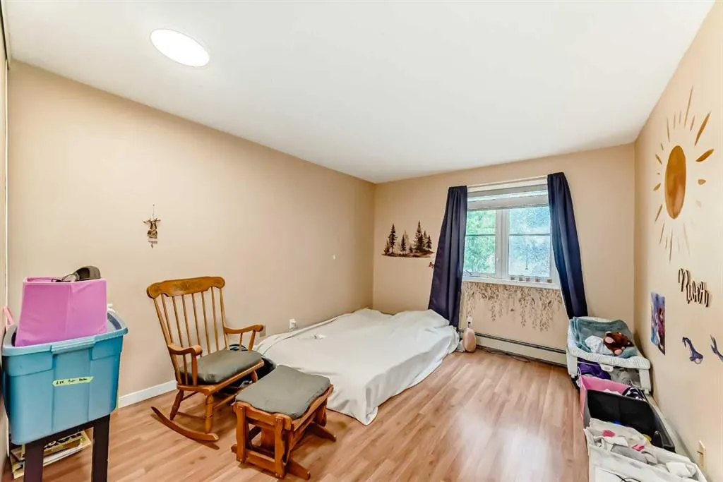 2033 Edenwold Heights NW, #33