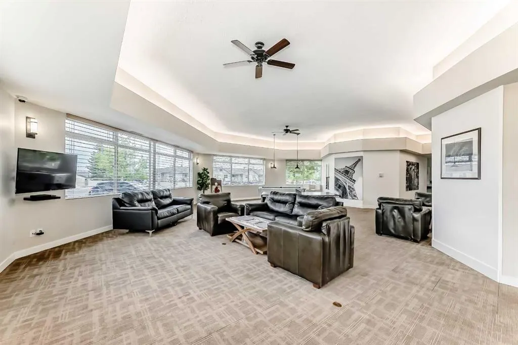 2033 Edenwold Heights NW, #33