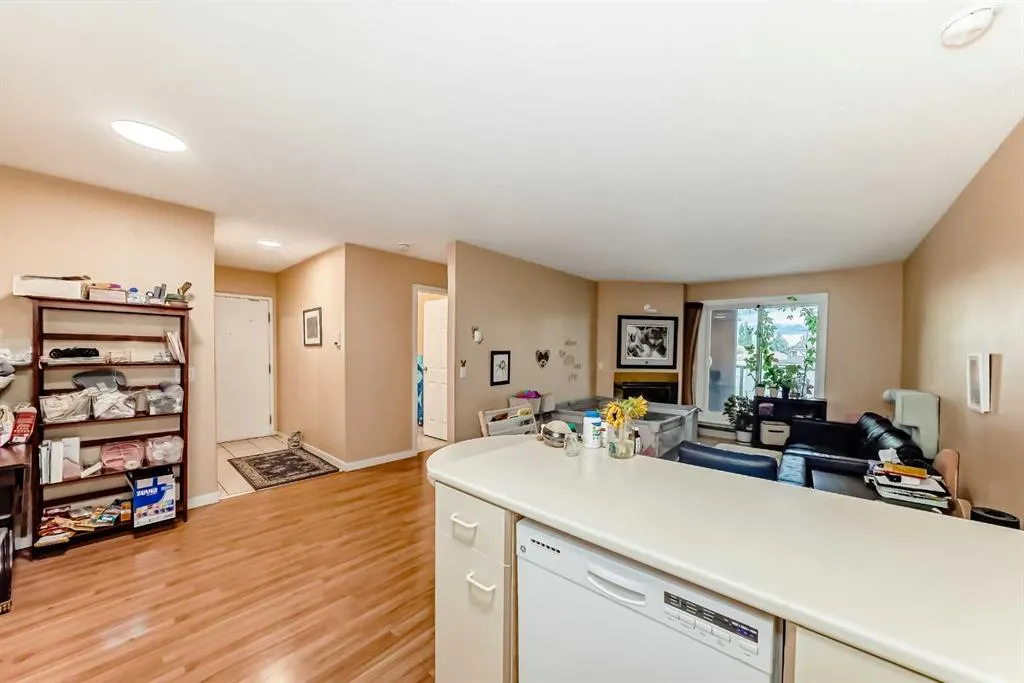 2033 Edenwold Heights NW, #33