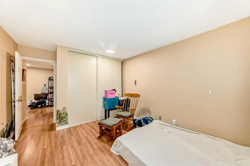 2033 Edenwold Heights NW, #33