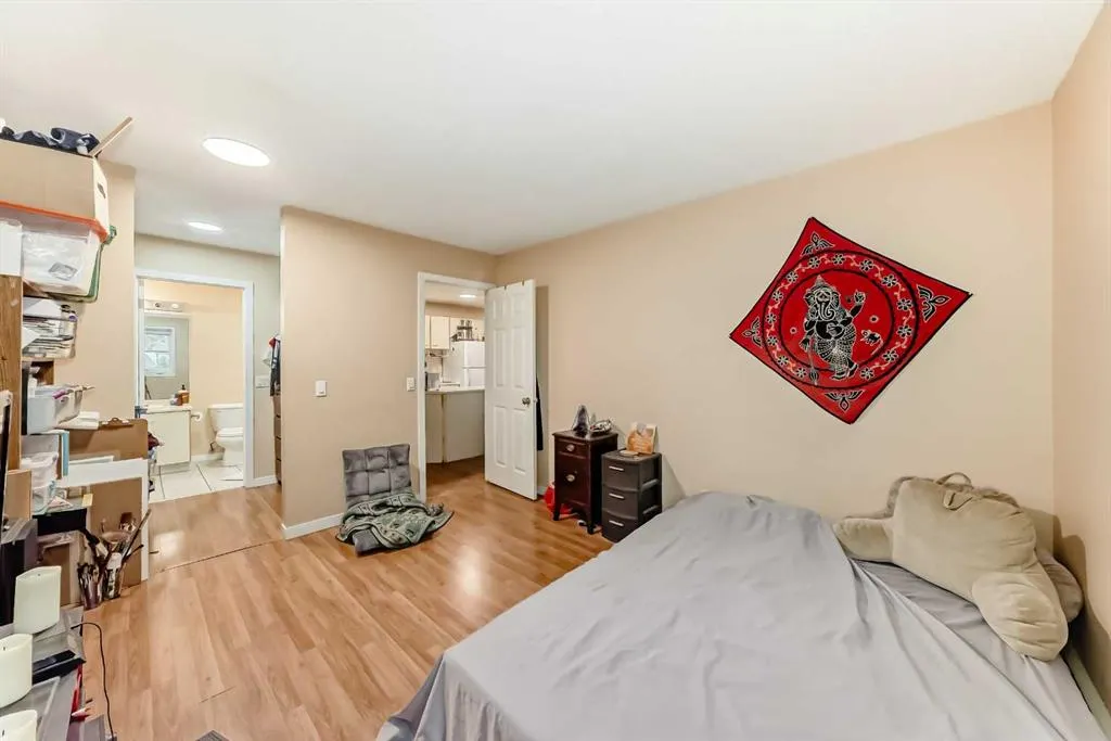2033 Edenwold Heights NW, #33