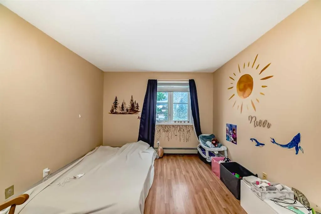 2033 Edenwold Heights NW, #33