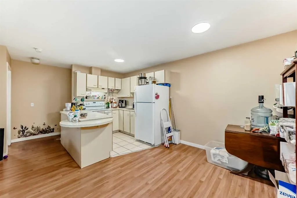 2033 Edenwold Heights NW, #33