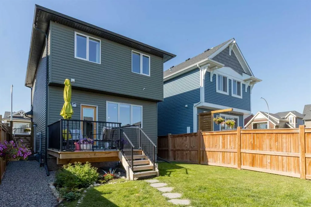 112 Fireside Crescent