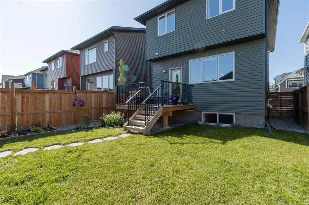 112 Fireside Crescent