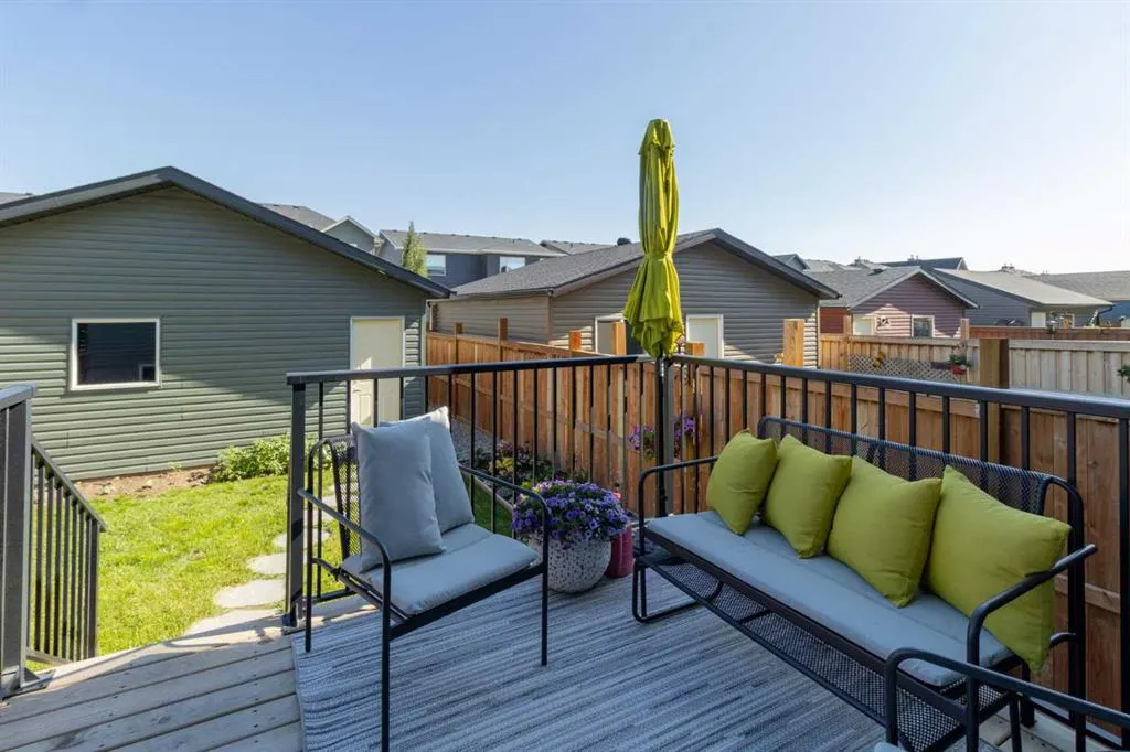 112 Fireside Crescent