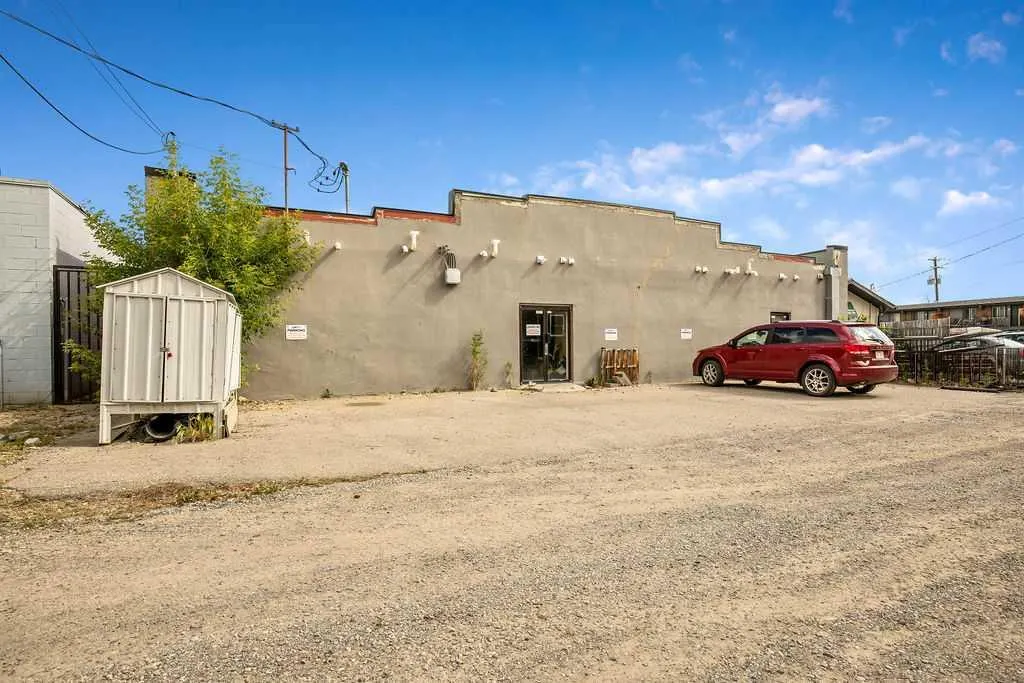 133 5th Avenue SW