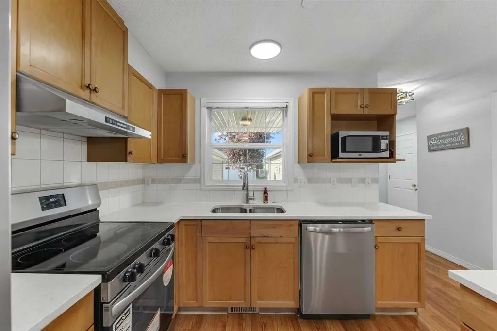 7707 Martha's Haven Park NE, #200