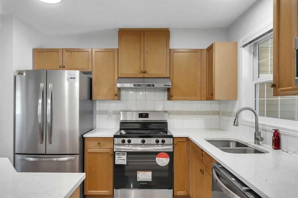 7707 Martha's Haven Park NE, #200