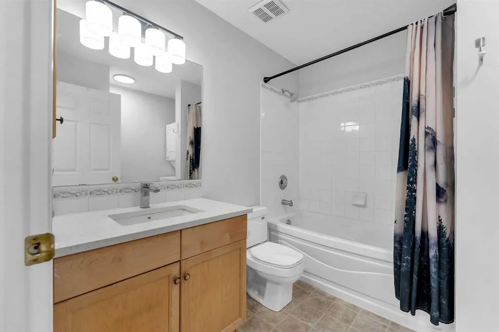 7707 Martha's Haven Park NE, #200