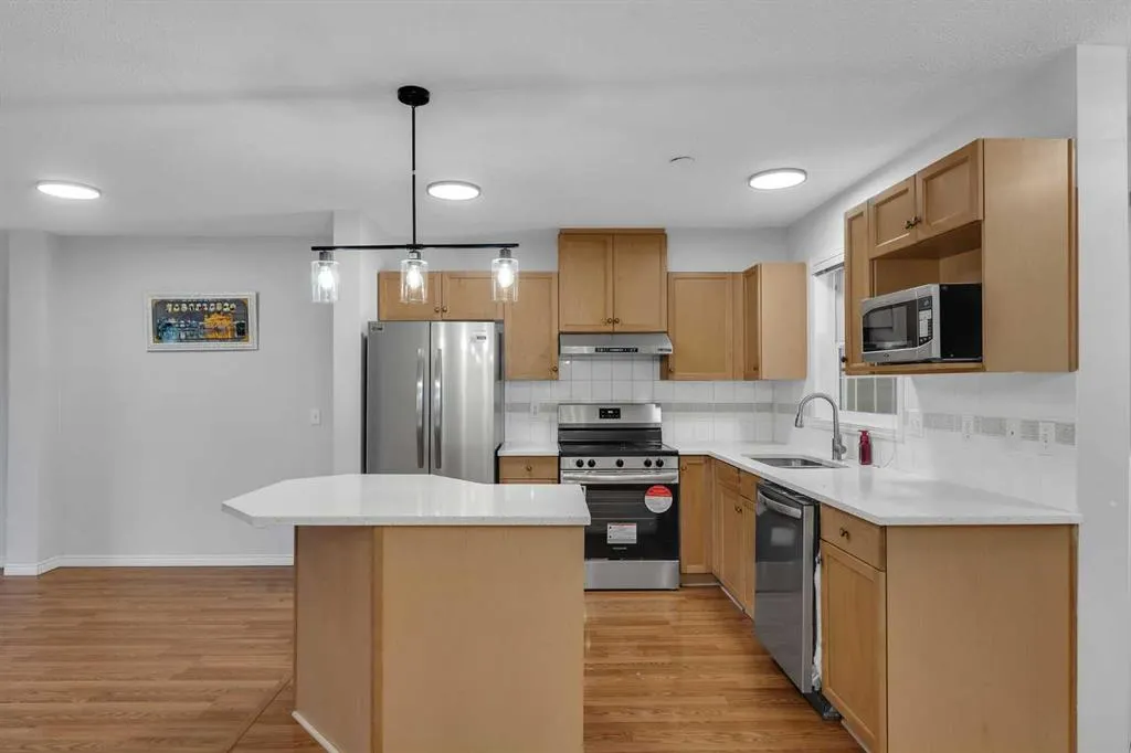 7707 Martha's Haven Park NE, #200