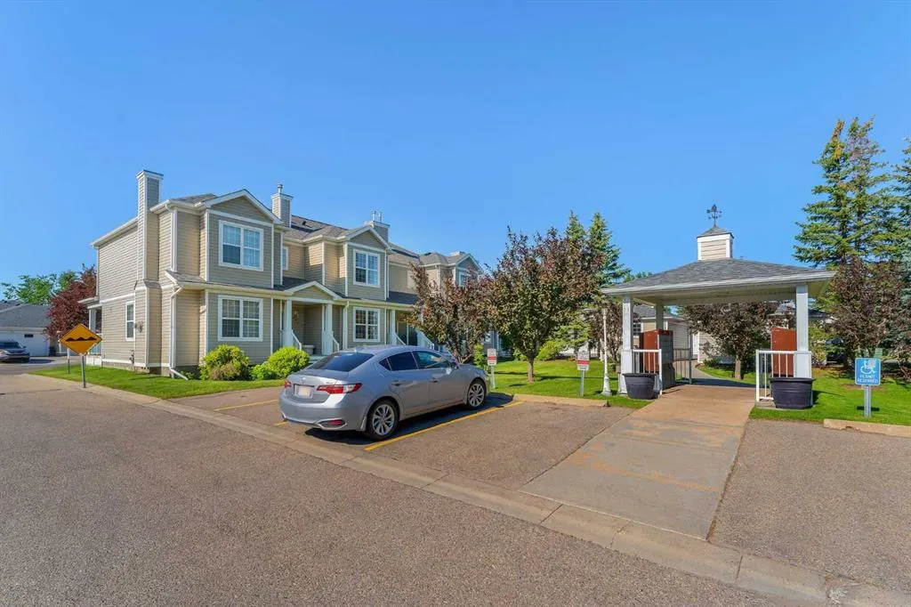 7707 Martha's Haven Park NE, #200