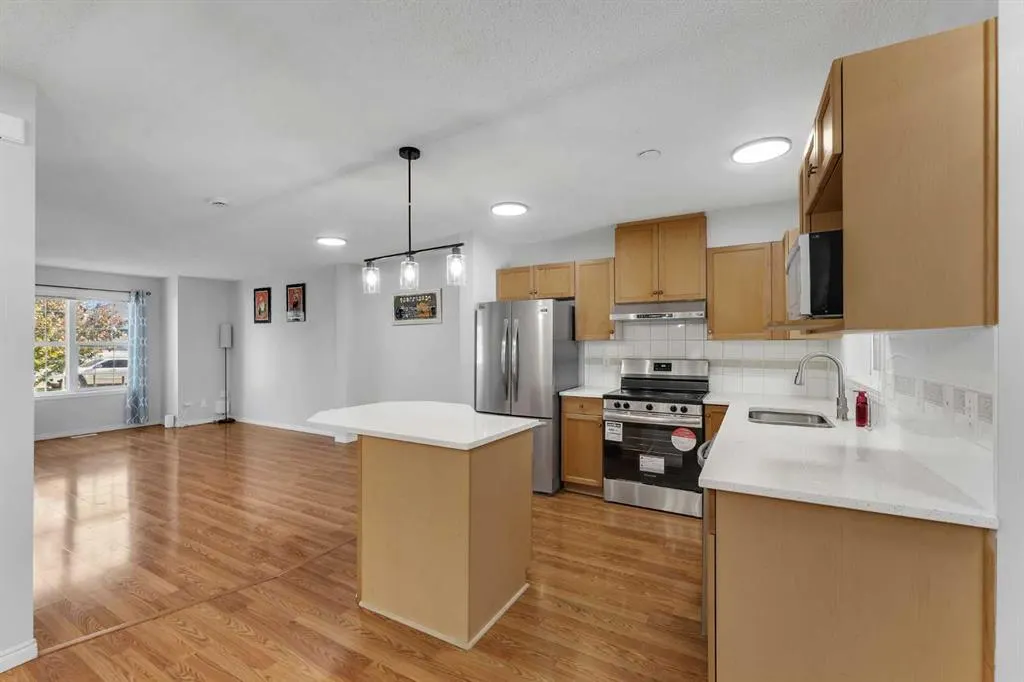 7707 Martha's Haven Park NE, #200