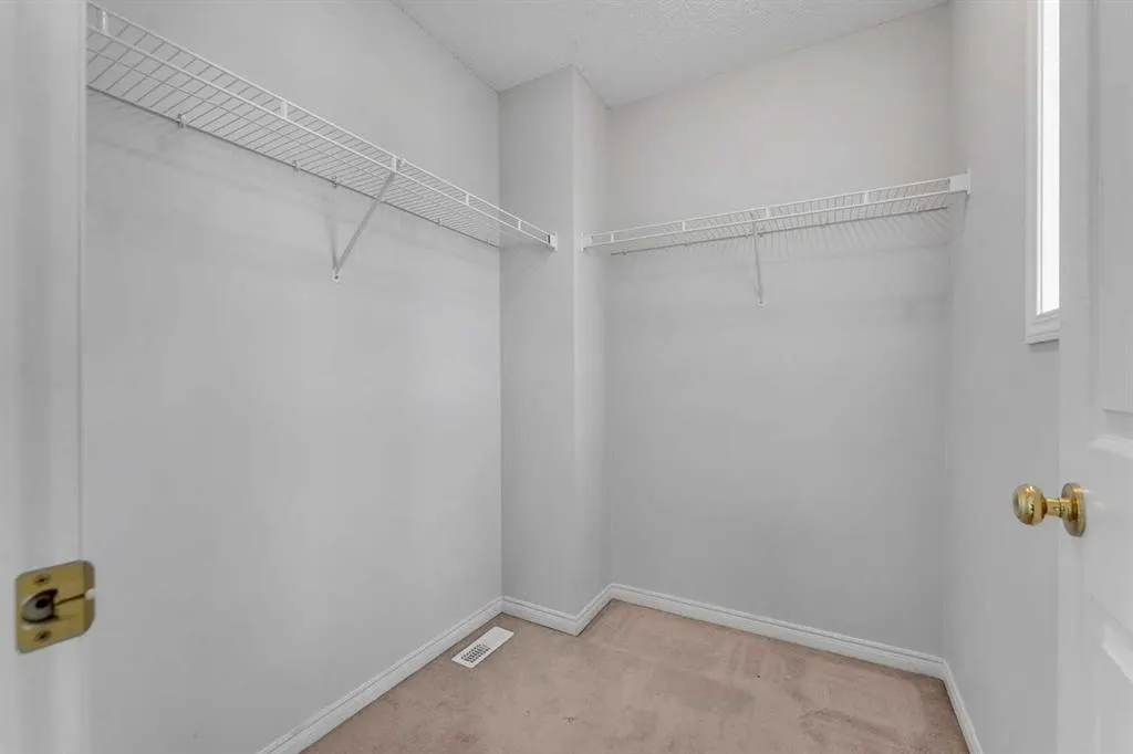 7707 Martha's Haven Park NE, #200