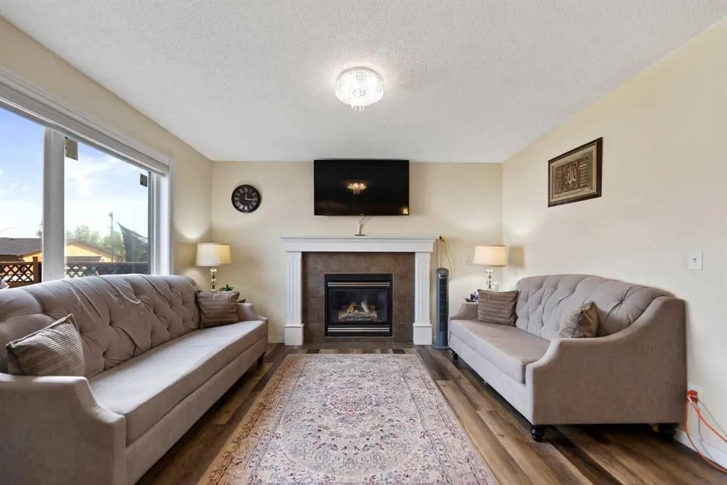 213 Saddlecrest Place