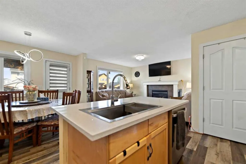 213 Saddlecrest Place