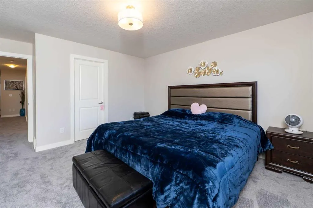 118 Saddlelake Way NE