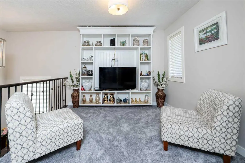 118 Saddlelake Way NE