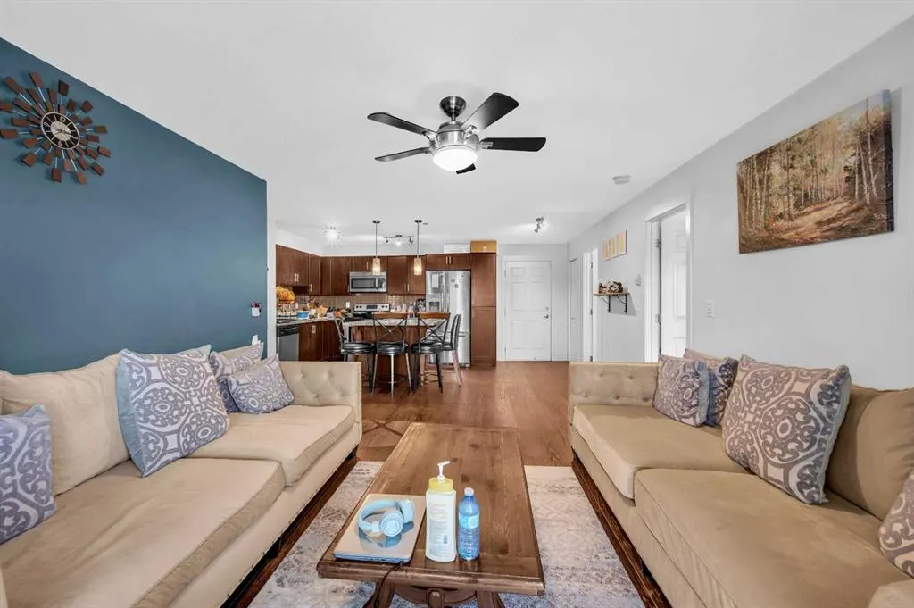 279 Copperpond Common SE, #3105