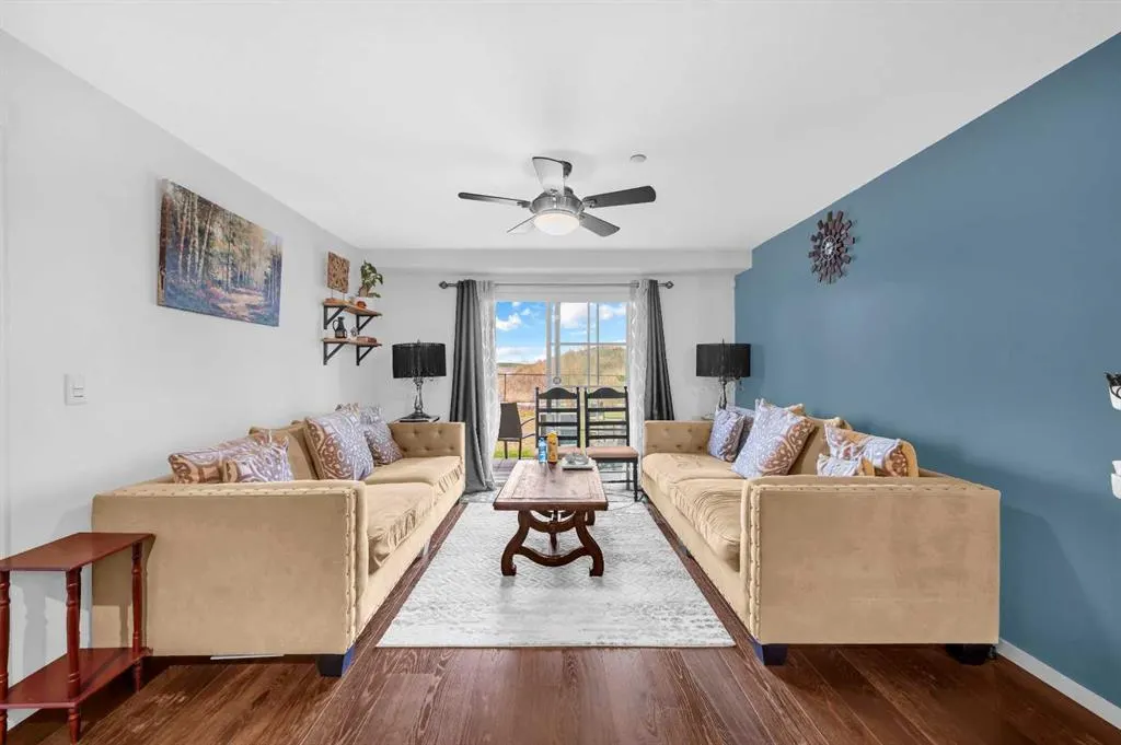 279 Copperpond Common SE, #3105