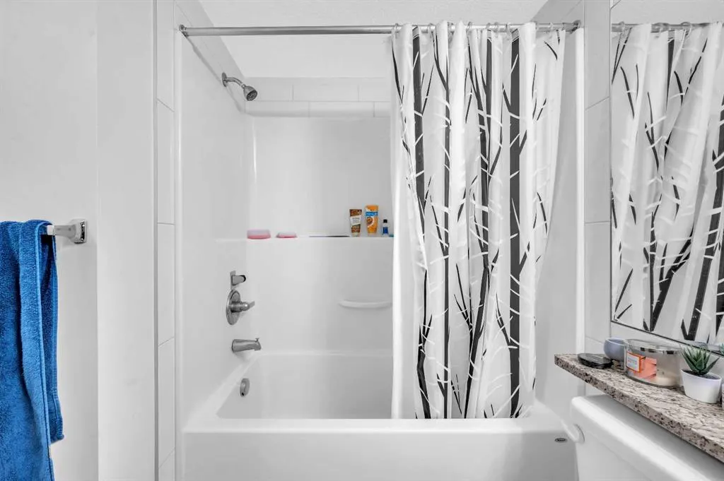 279 Copperpond Common SE, #3105